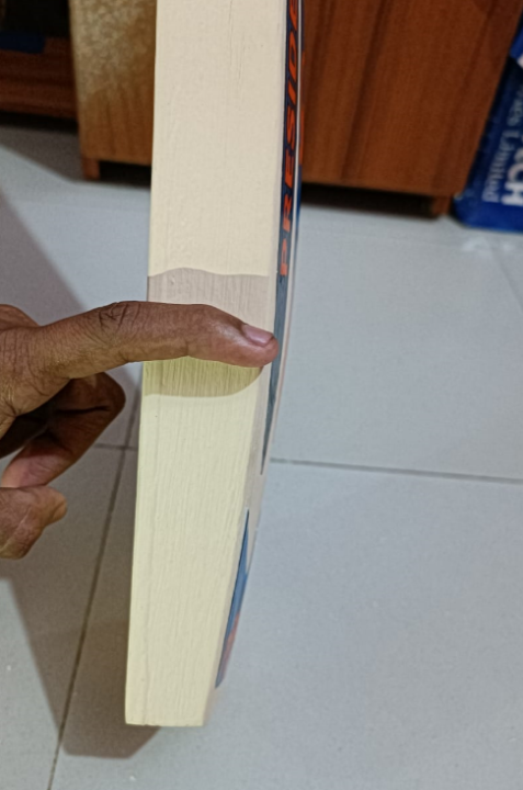 Ca%20King%20Cricket%20Tape%20Tennis%20Bat:%20High-Quality%20Equipment%20For%20Intense%20Matches%20And%20Practice%20Sessions%20-%20Image%204