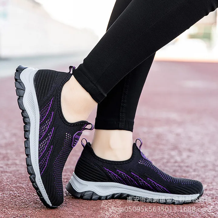Spring%20old%20Beijing%20cloth%20shoes%20for%20the%20middle-aged%20and%20elderly%20breathable%20mesh%20mom%20shoes%20with%20a%20foot%20on%20the%20comfortable%20soft-soled%20granny%20shoes%20casual%20-%20Image%202