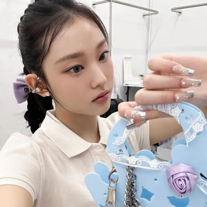 New%20Kpop%20Idol%20Newjean%20Get%20Up%20Bunny%20Beach%20Bag%20Fan%20Bag%20-%20Image%207