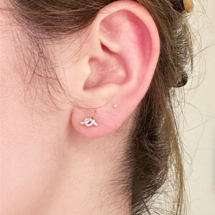 Knotted small stud earrings feminine light luxury cold niche design sense screw screw earrings simple and versatile small earrings