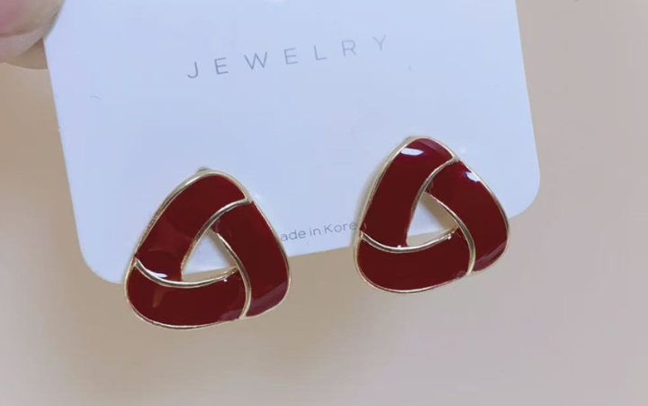 Retro%20Hong%20Kong%20style%20earrings%20triangle%20drop%20glaze%20French%20temperament%20high-end%20sense%20earrings%20-%20Image%205