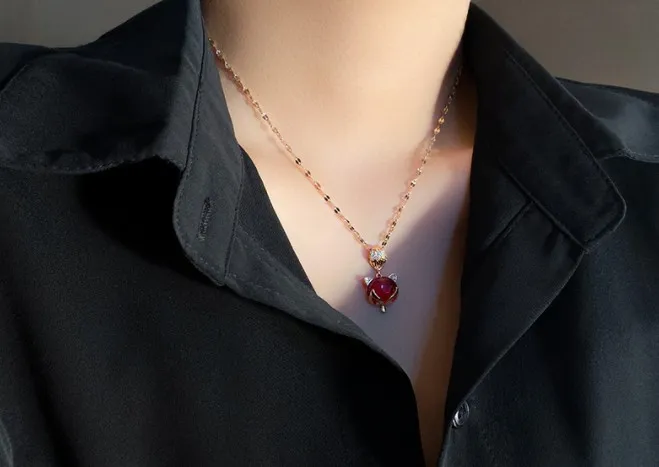 Fox%20Eye%20luxury%20Clavicle%20Chain%20Design%20Lucky%20Neckless%20for%20Stylish%20Girls%20or%20Women%20-%20Image%203