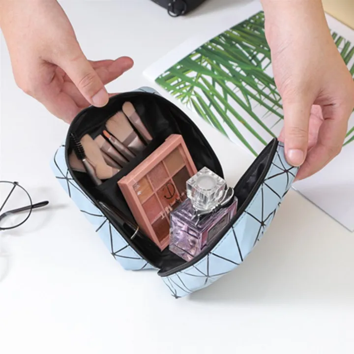 Multifunction%20Rhombus%20Pattern%20Sanitary%20Napkin%20Bag%20Sanitary%20Napkin%20Storage%20Bag%20Pad%20Pouch%20Bags%20Makeup%20Bags%20Storage%20Pouch%20Holder%20Vnce%20Lncei%20-%20Image%204