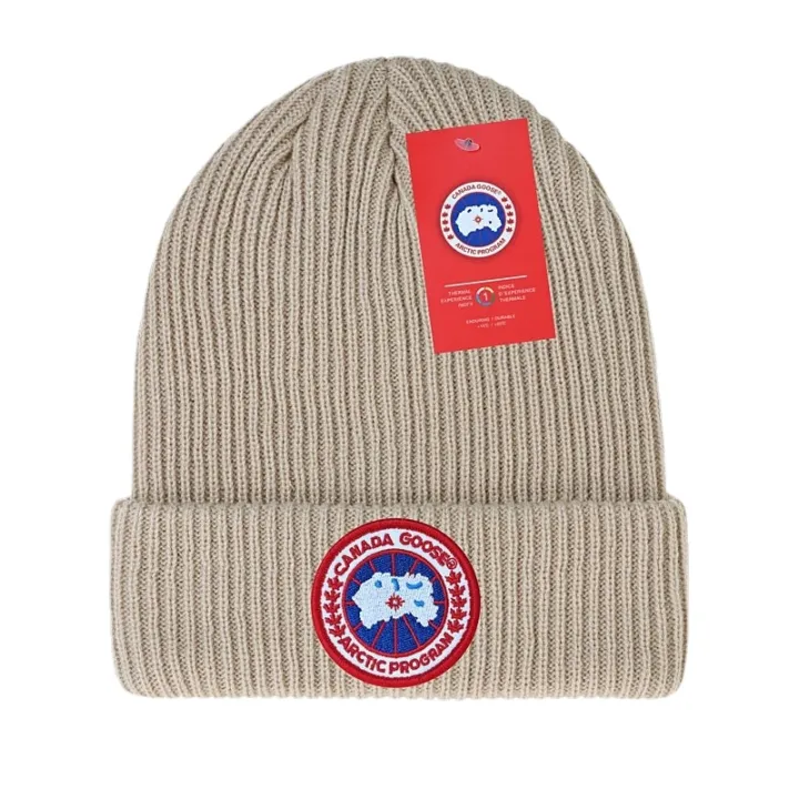 Canada%20Goose%20Fashion%20Embroidered%20Sliding%20Beanie%20Hat%20Men%20and%20Women%20Versatile%20Warm%20Autumn%20and%20Winter%20Trendy%20Hat%20-%20Image%204