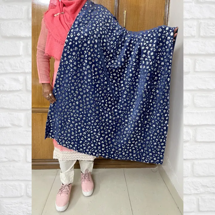 Kombol%20Shawl%20Fashionable%20Chinese%20Style%20Women's%20Wrap%20Scarf%20Versatile%20All-Season%20Accessory%20in%20Classic%20Solid%20Colors%20-%20Image%202