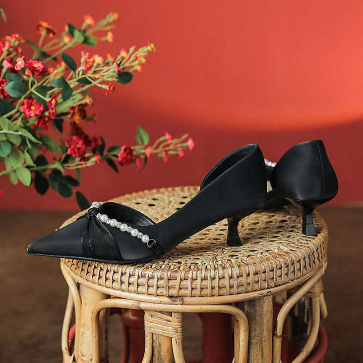 339-32%20and%20Elegant%20Silk%20High%20Women's%20Thin%20Heels,%20Pearl%20Twisted%20Single%20Shoes,%20New%20Chinese%20Wedding%20Shoes%20Companion%20-%20Image%206