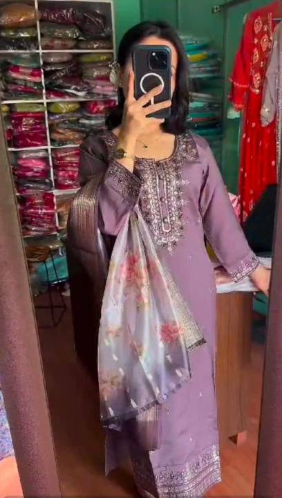 New%20Fashionable%20Stylish%20Gorgeous%20lilen%20readymade%20Three%20Piece%20For%20Women.%20-%20Image%204