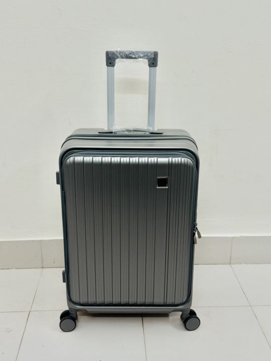 Modern%20Gunmetal%20Grey%20Hard-Shell%20Carry-On%20Luggage%20-%20Durable%20Ribbed%20ABS%20Spinner%20Suitcase%20with%20Telescopic%20Handle%20-%20Image%202