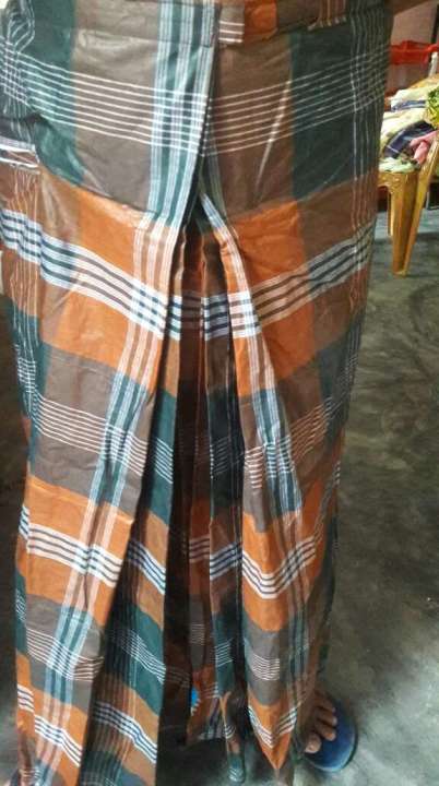 Exclusive%20Design%20100%25%20Cotton%20Summer%20Lungi%20for%20Men%20-%20SR%20Basundhora%20Lungi%20-%20Stitched%20-%205%20Hand%20Lungi"%20-%20Image%205