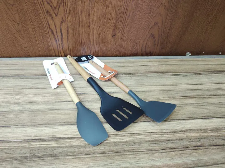 Kitchen%20Heat%20Resistant%20Silicone%20Spatula%203%20pcs%20Set%20Multicolor.%20Wooden%20Silicone%20Spatula.%20CD:360.%20-%20Image%202