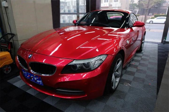 Red%20Forged%20Carbon%20Matte%20Glossy%20Brushed%20Metallic%20Vinyl%20Wrap%20Film%20Red%20Holographic%20Mirror%20Chrome%20Car%20Wrapping%20Roll%20Adhesive%20Decal%20-%20Image%204