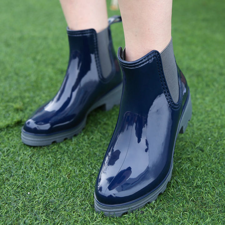Water%20shoes%20manufacturers%20wholesale%20PVC%20fashion%20elasticated%20mid-heel%20short%20glossy%20thickened%20warm%20liner%20wear-resistant%20non-slip%20rain%20boots%20-%20Image%207