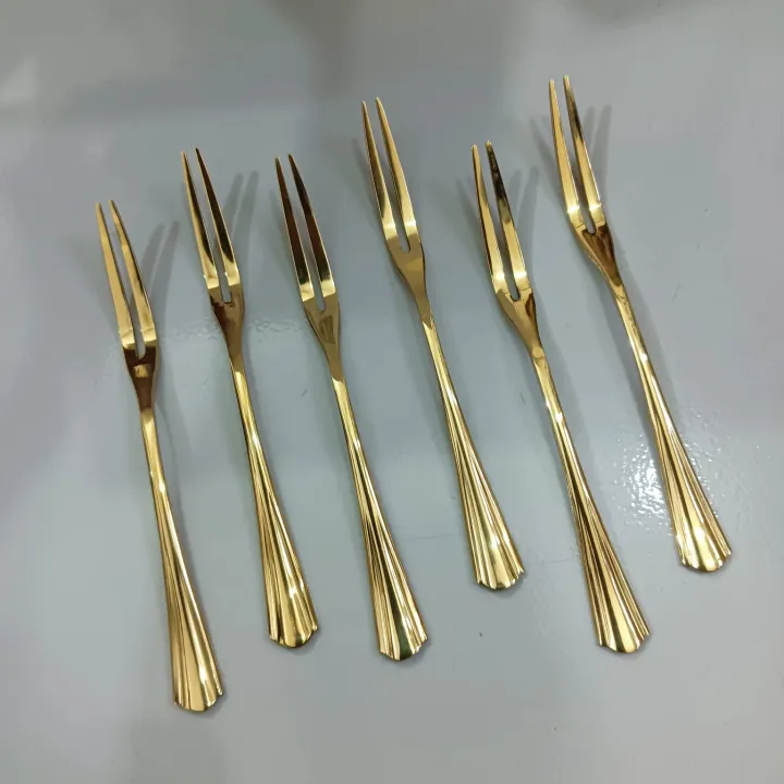 6%20pcs%20golden%20colour%20Stainless%20Steel%20Dessert%20Cake%20Western%20Fork%20Small%20Fruit%20Fork%20Stainless%20Steel%20Moon%20Cake%20Fork%20Set%20For%20Restaurant%20-%20Image%203