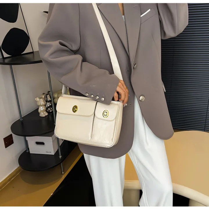 Korean%20version%20niche%20design%20retro%20twin%20bag,%20commuting%20versatile,%20hand-held%20cross-body%20premium%20shoulder%20bag%20-%20Image%202