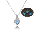 (New)Glow in the Dark Fahion Women Love Heart-haped Hollow Pendant Chain Necklace.