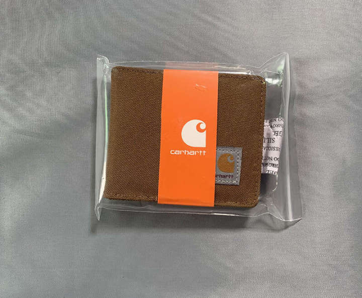 Kahart%20Wallet,%20Zero%20Wallet%20are%20made%20of%20waterproof%20fabric%20that%20is%20sturdy%20and%20durable%20-%20Image%205