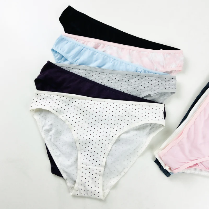 Pack%20of%205%20Pcs%20Assorted%20Colors%20Womens%20Half%20Back%20Coverage%20Cotton%20Brief%20Panty%20From%20Levin%20-%20Image%203