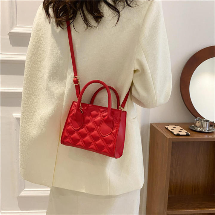 design%20Shoulder%20bag%20Minimalist%20Solid%20color%20Daily%20use%20Crossbody%20bag%20%20Fashionable%20PU%20leather%20bag%20%20for%20Travel%20Shopping%20%20Work%20%20Party%20%20College%20students%20-%20Image%209