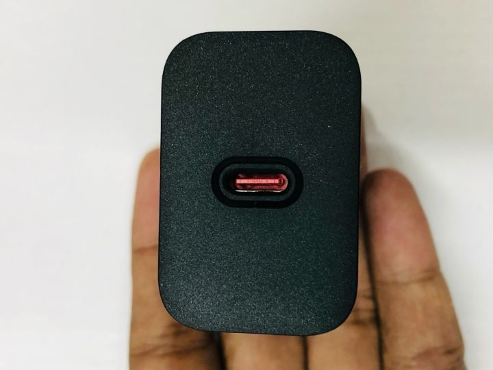 Motorola%20TurboPower%2068W%20USB-C%20GaN%20Wall%20Charger%20with%206.5A%20Cable%20Fast%20Power%20Delivery%20PD%20USB-C%20Port%20For%20Edge%202022,%20Laptops,%20Tablets%20Mobile%20-%20Image%205