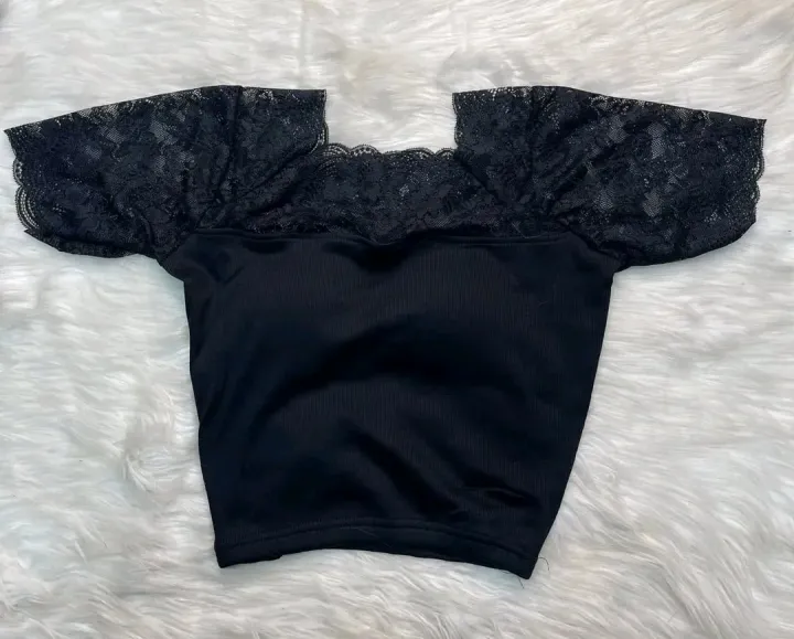 Short%20Sleeve%20Round%20Neck%20Readymade%20paded%20Lace%20Net%20Blouse%20for%20Women%20&%20Girls%20by%20now%20in%20amena%20fashion%20-%20Image%205