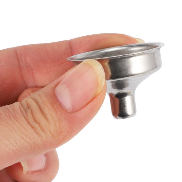 Hip%20Flask%20with%20Funnel,%204%20Oz%20Stainless%20Steel%20Flask%20100%25%20Leak%20Proof,%20Portable%20Pocket%20Hip%20Flask%20for%20Liquor%20for%20Men%20-%20Image%202