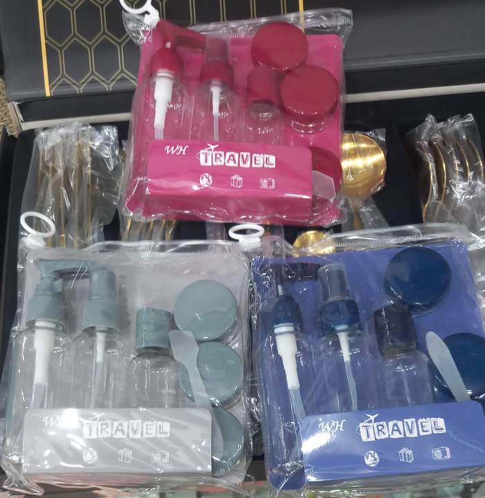 Plastic%20Pressing%20Spray%20Bottle%20Makeup%20Tools%20Kit%20Travel%20Cosmetics%20Bottle%20Set%20-%20Image%204