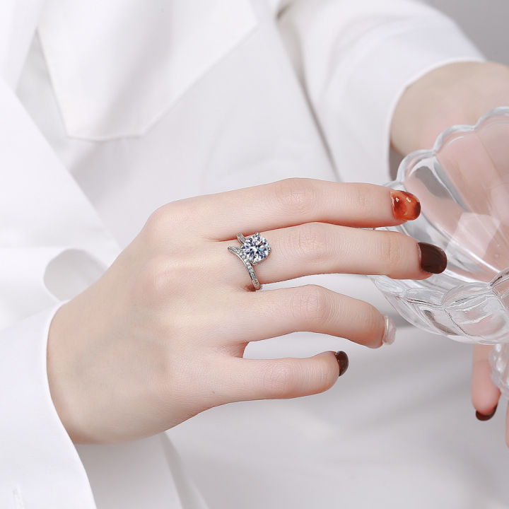 New%20high-carbon%20diamond%20diamond%20ring%20two-carat%20live%20mouth%20simple%20women's%20tide%20fashion%20personality%20micro%20inlay%20Douyin%20live%20wholesaler%20-%20Image%204