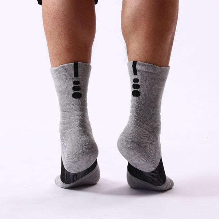 Men's%20Mid-Calf%20Athletic%20Socks%20Badminton%20Running%20Outdoors%20Elite%20Socks%20Brushed%20Socks%20Sweat-Absorbent%20Non-Slip%20Basketball%20Socks%20Wholesale%20-%20Image%204