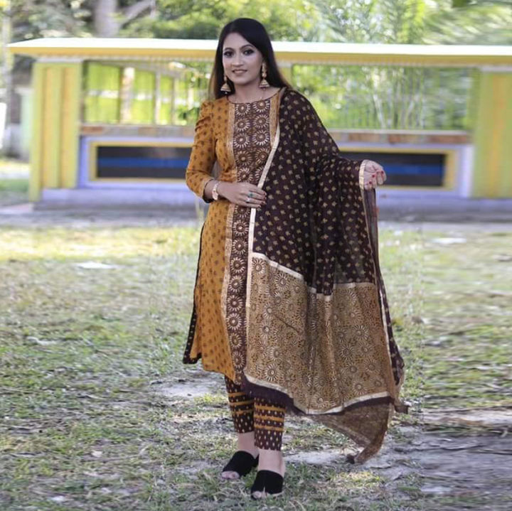 Joypuri%20Cotton%20Unstitched%20Skin%20Print%20High%20Quality%20Three%20Piece%20For%20Women%20-%203%20Pice%20Dress%20-%20Image%202