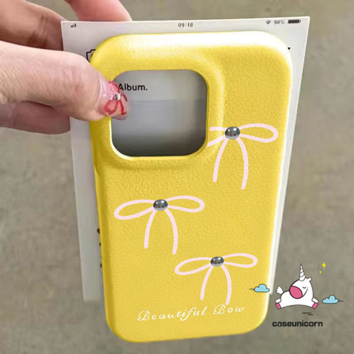 Cartoon%20Simple%20Bow%20Cute%20Bow%20Knot%20English%20Trendy%20Brand%20Case%20Compatible%20for%20IPhone%2011%2014%2016%2012%2015%2013%20Pro%20Max%2016%2014%2015%20Plus%2016Plus%20Candy%20Color%20Luxury%20Skin%20Feel%20Leather%20Texture%20Case%20-%20Image%204