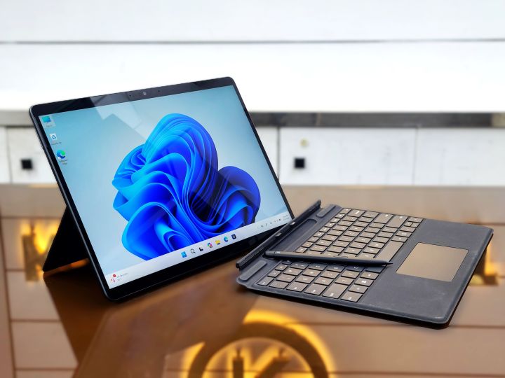 icrosoft Surface Pro 8 - 13" (Black) Core i5-1145G7 1024/16 13" (2880x1920) G.Touch | 120Hz With Surface Detachable Keyboard & Stylus