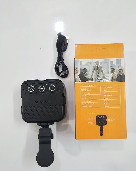 M88%20Handheld%20LED%20Video%20Light%20Rechargable%20-%20Image%208
