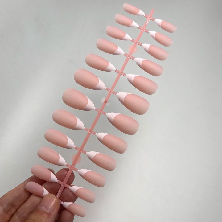 120pcs%20French%20Tip%20Press%20on%20Nails%20Almond%20Shape%20False%20Nails%20Full%20Cover%20Acrylic%20Nails%20White%20Black%20Tips%20Glossy%20Stick%20on%20Nail%20-%20Image%204
