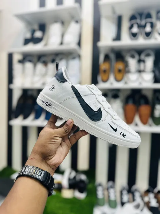 Stylish%20Running%20Sports%20Sneakers%20Casual%20Lace-Up%20Shoes%20Winter%20And%20Summer%20Men'S%20Shoes%20-%20Stay%20Active%20In%20Style%20With%20Stylish%20Sneakers%20-%20Image%202