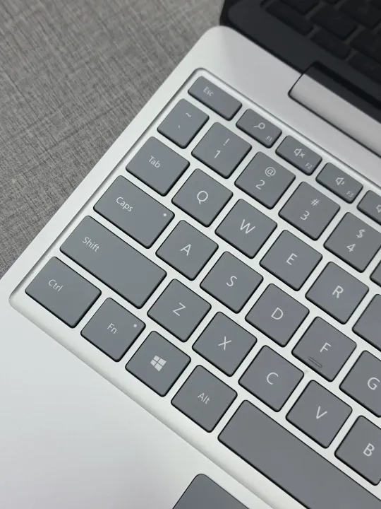 Surface%20Laptop%20Go,%20Core%20i5%2010th%20Gen,%2012.4"%20Display%20Used%20Laptop-8GB%20Ram,%20256GB%20SSD%20-%20Image%206