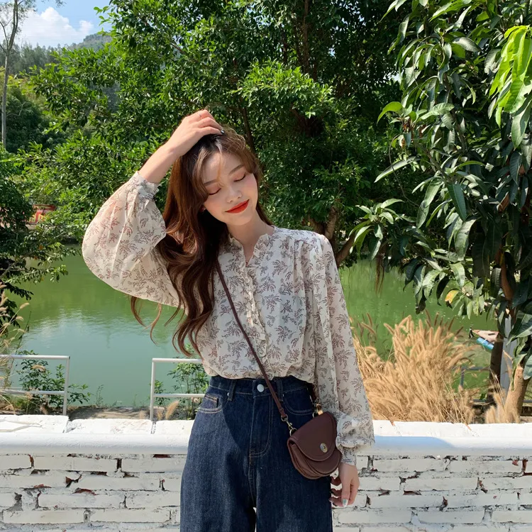 2024 Chiffon Shirt Female Summer New Small Shirt Korean Style Western Style  Gentle Floral Shirt Women's Bubble Sleeve French Style Top