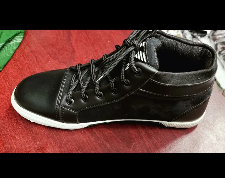 Boot%20shoes%20for%20men%20casual%20trendy%20design%20with%20formal%20use.%20-%20Image%2010
