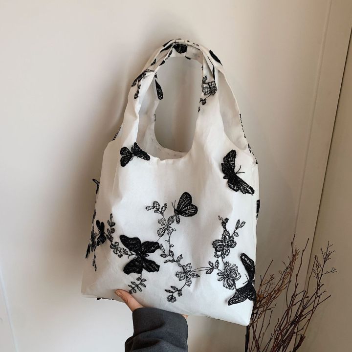 Lace%20flowers,%20dopamine%20vest,%20armpit%20bag,%20Korean%20makeup%20bag,%20shopping%20large%20capacity%20one%20shoulder%20-%20Image%204