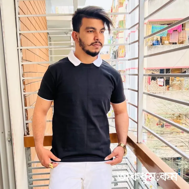 Stylish%20Cotton%20Fabrics%20T-shirt%20For%20Men-Polo%20Shirt%20-%20Comfortable%20and%20Suitable%20for%20All%20Seasons%20and%20Occasions%20-%20Image%202