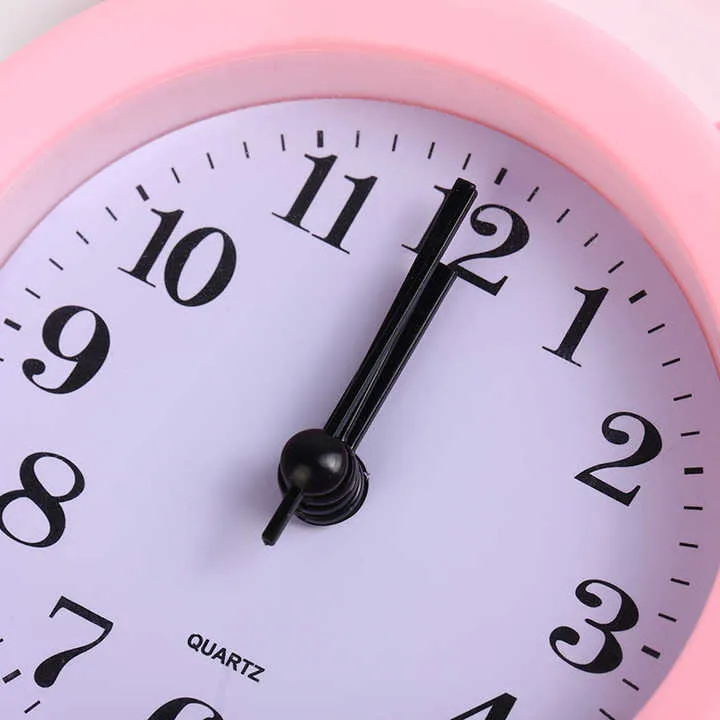 Cute%20Design%20Alarm%20Clock%20for%20Gift%20and%20Home%20Decor%20-%20Image%209
