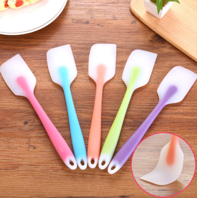 Silicone%20Non%20Stick%20High%20Quality%20Kitchen%20Accessories%20Spoon%20/%20Spatula%20-1%20Piece%20-%207-8inch%20-%20Image%207