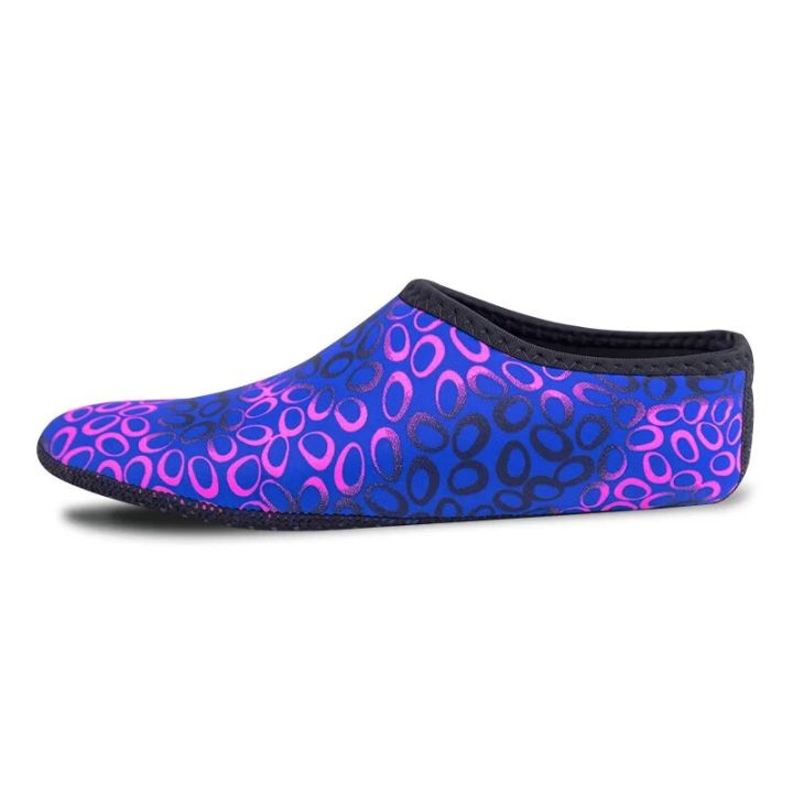 Women%20Men%20Kids%20Water%20Shoes%20Girls%20Boys%20Quick%20Dry%20Anti%20Slip%20Aqua%20Socks%20for%20Beach%20Swim%20Shoes%20Non-Slip%20Barefoot%20Aqua%20Socks%20-%20Image%204