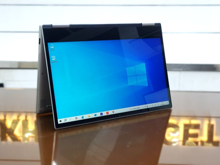 Lenovo%20Yoga%20720%20(2-in-1)%2013IKB%20-%20(Platinum%20Silver)%20Core%20i5-7200U%20256/8%2013.3"%20(1920x1080)%20X360%20%7C%20G.Touch%20-%20Image%202
