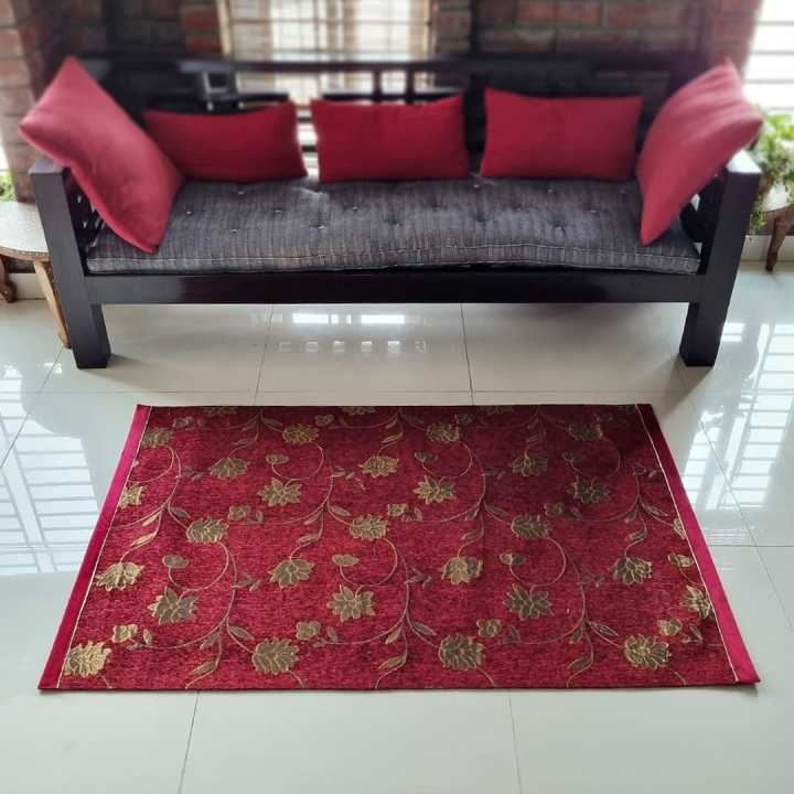 GOLD%20in%20RED-%20Floor%20Mat/%20Area%20Rug%20-%20Small%20Size%20-%20Image%205