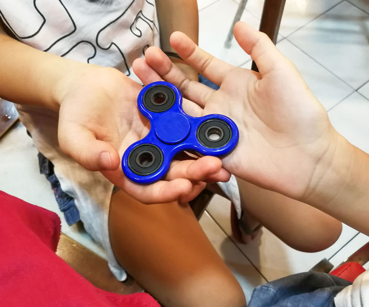 Fidgets%20Hand%20Spinner%20Finger%20Bearing%20Toys%20for%20Kids.%20-%20Image%208