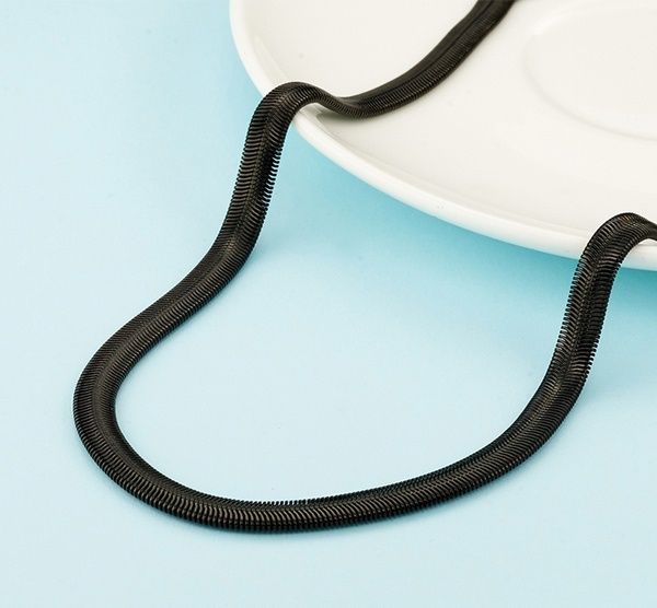 Fashionable%20Rounded%20Snake%20Chain%20Necklace%20for%20Men%20-%20Image%206