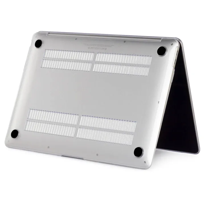 A%20crystal%20clear%20hard-shell%20case%20for%20the%20MacBook%20Air%2013.6-inch%202022%20(M2%20chip),%20Model%20A2681%20-%20Image%203