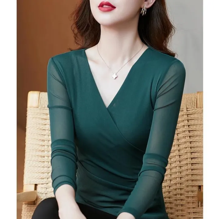 2023%20Spring%20and%20Autumn%20New%20Korean%20Style%20Western%20Style%20Slim%20Fit%20Black%20Mesh%20Cross%20V%20Collar%20Bottoming%20Shirt%20Long-Sleeved%20Top%20T%20Women's%20T-shirt%20-%20Image%205