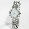 Foreign trade cross-border live broadcast diamond full of diamonds full of stars ladies quartz watch bracelet watch manufacturers spot. 