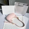 igh end underarm bag 2023 spring crescent bag nhe design single shoulder bag handbag ersatile small bag for women.